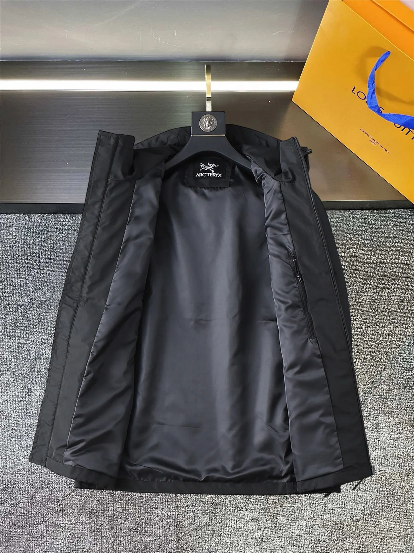Same Style， ， 2026 New Arrival ， Original Premium Breathable ， ， ， Quality。 ， Sizes：M～3XL，
